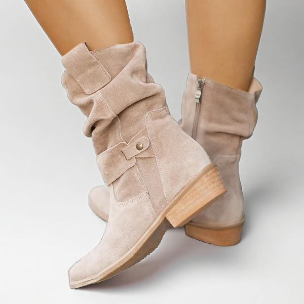 Della | Women&
